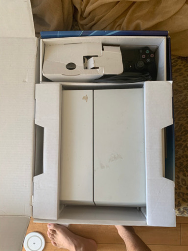 中古品PS4、500G箱付き