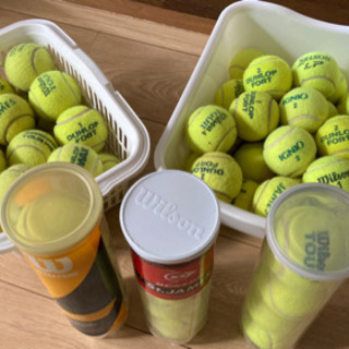 中古品テニス🎾ボール約50球➕美球ケース３つ