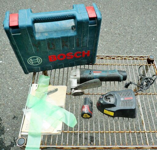 ☆ボッシュ BOSCH GSC10.8V-LI バッテリーシェア◆1台あると助かる