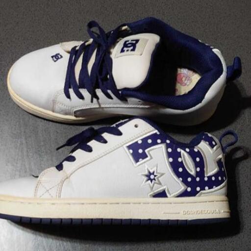 値下げdcスニーカー白決まりました あいちん 片付け中 富士宮のその他の中古あげます 譲ります ジモティーで不用品の処分