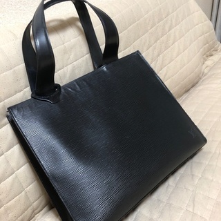 ルイヴィトン　トートバック　エピ　定価136000円　値下げしました
