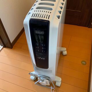 値下げ中】オイルヒーター DeLonghi QSD0712-MB ほぼ新品 chateauduroi.co