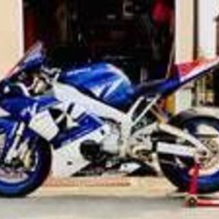 ヤマハ　YZF-R1　レーサー
