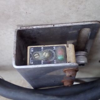 アンリツ製の金属探知機100ボルトベルトコンベア式3万円売り