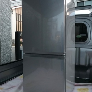 2018年製シャープ冷凍冷蔵庫137L美品。千葉県内配送無料。設...