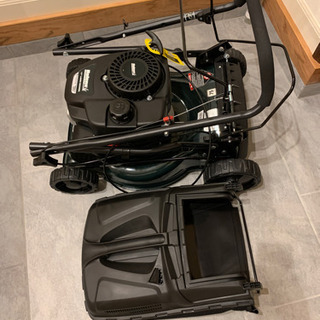 新品未使用の芝刈り機