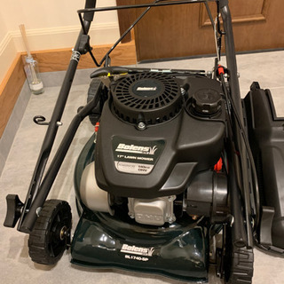 新品未使用の芝刈り機