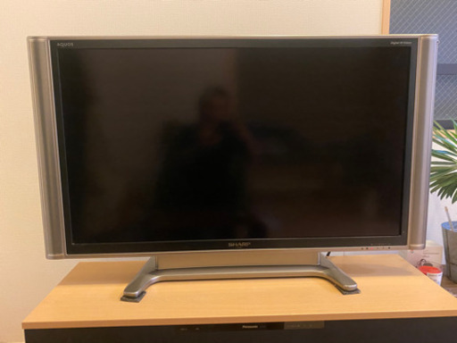 SHARP AQUOS 液晶カラーテレビ　42型