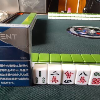 全自動麻雀卓（中国製）使用頻度５０回程　牌２組　テーブルタイプ 全自動麻雀卓（中国製）使用頻度50回程 牌2組 テーブルタイプ