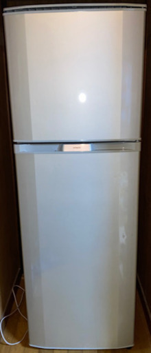 HITACHI 230L 冷蔵庫