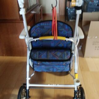 シルバーカー新品未使用品です　17.160円35％off消費税込の価格です安く販売します