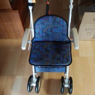 シルバーカー新品未使用品です　17.160円35％off消費税込の価格です安く販売します