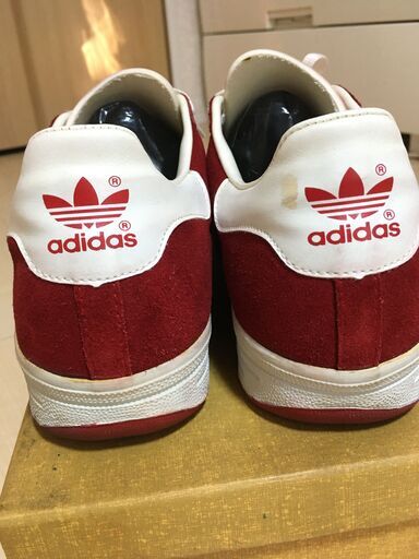 アディダスadidasスニーカースエード赤レッド26cm7 1 2 三四郎 武蔵藤沢の靴 スニーカー の中古あげます 譲ります ジモティーで不用品の処分