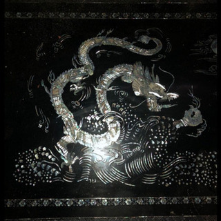龍　虎の貝の絵柄が美しいテーブル　骨董品　レトロ　アンティーク