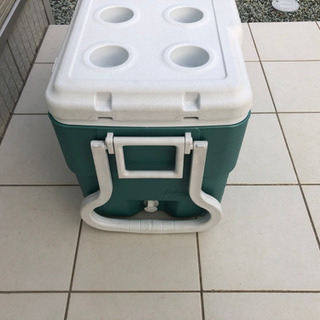 コールマン 強力保冷力大型タイヤ付クーラーボックス