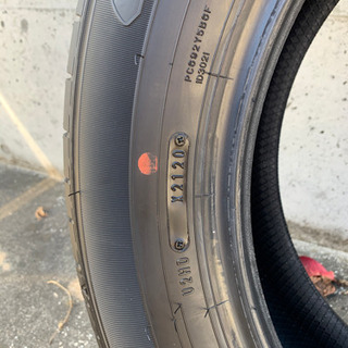 225／60 R18(18インチ)タイヤ ハリアー新車取外し