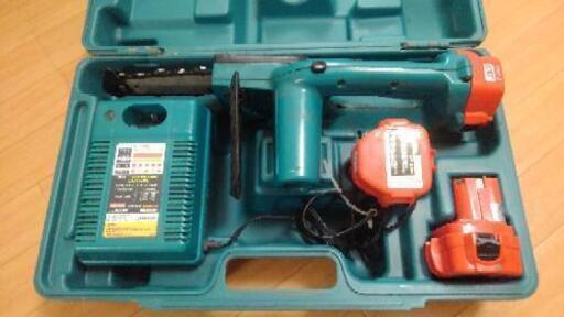 ★値下げしました！ makita マキタ UC120D 12V 115mm 充電式チェーンソー 動作品 中古品