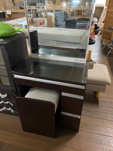 ドレッサー!ホワイト&ブラウン!椅子付き!5800円!1本限り ドレッサー!ホワイト&ブラウン!椅子付き!5800円!1本限り