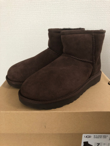 【新品・未使用】uggムートンブーツ24cm　秋冬人気カラー