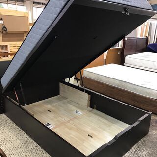 ニトリ　跳上式ダブルベッド　②