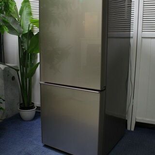 R2106) SHARP シャープ 2ドア冷凍冷蔵庫 137L ガラストップ プラズマ