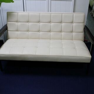 R2112) カリモク カリモク60 Kチェア 2シーター ホワイト ソファ 店頭取引大歓迎♪