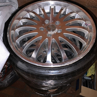 ホイル付きタイヤ 20インチ