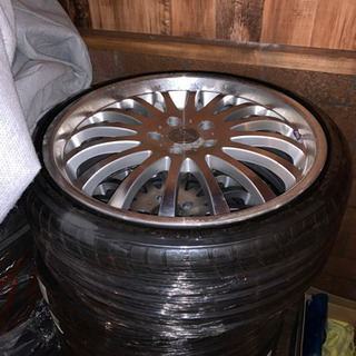 ホイル付きタイヤ 20インチ