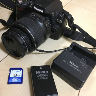 Nikon D40 付属品付き(レンズ、SDカード、バッテリーチ...