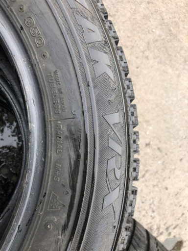 お早めの冬支度、215/60R16 ブリヂストンVRX✨