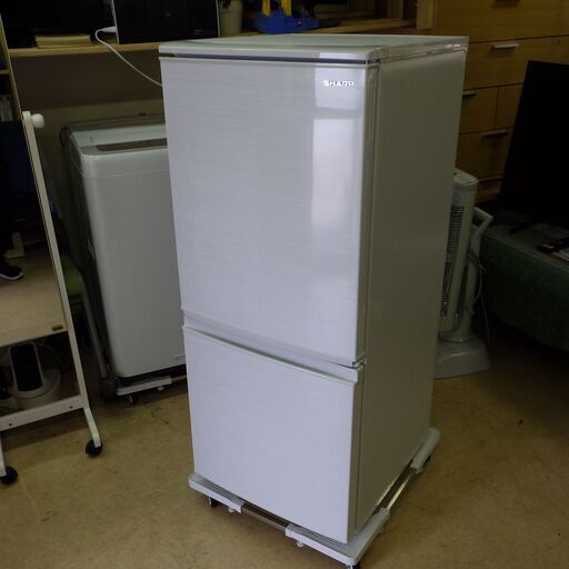 2019年式/極美品！　シャープ SHARP 冷蔵庫(幅48.0cm) 137L つけかえどっちもドア 2ドア 白 SJ-D14F-W
