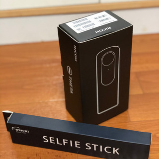 RICOH THETA Vとセルフィースティック