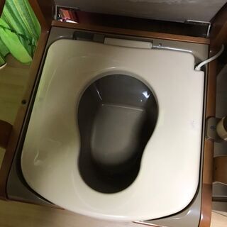 介護用 ポータブルトイレ パナソニック (脱臭・便座ヒーター機能付) Panasonic あたたか便座タイプ 家具調 おしゃれなデザイン