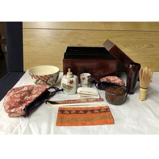 e310 茶箱 木製 漆塗 野点 抹茶碗 仕覆 瑞雲 振出 春峰 棗 巾筒 茶道具