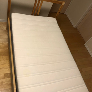 IKEAのベッドとマットレスあげます！