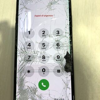 iPhoneXSの画面が粉々に割れて滲みが出たら即日修理のスマッ...