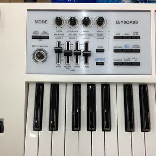 ROLAND(ローランド)の多機能シンセサイザーです！