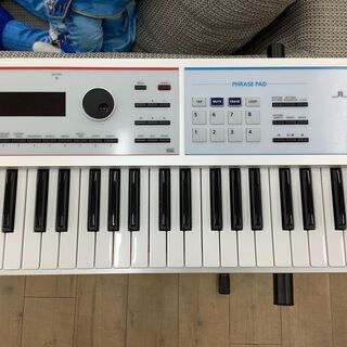 ROLAND(ローランド)の多機能シンセサイザーです！