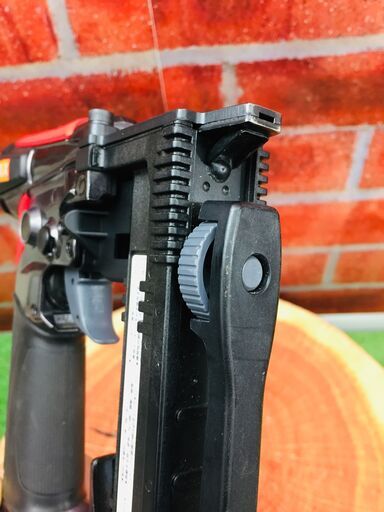 MAX HA-25/4J 高圧エアタッカ【リライズ野田愛宕店】【中古美品】管理番号：2400010113710 MAX HA-25/4J 高圧エアタッカ【リライズ野田愛宕店】【中古美品】管理