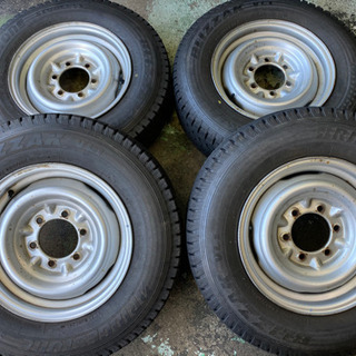 195/80R15 107/105L LT ハイエース用スタッドレスタイヤ