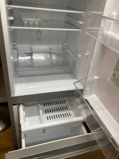 冷蔵冷凍庫　　2018年　　アクア