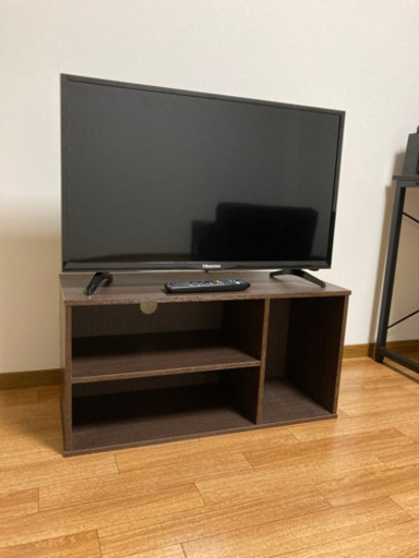 ハイセンス　液晶TV32型　テレビ台付き