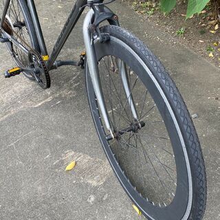 クロスバイク PHERKAD 495㎟ グレー