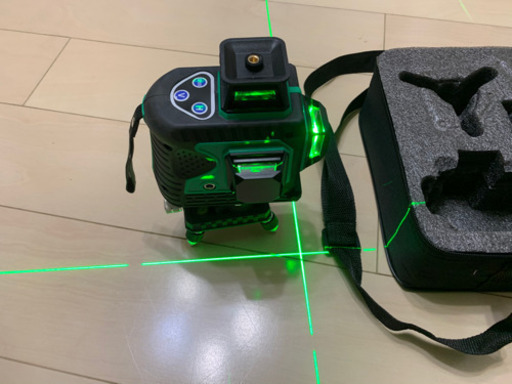 12ライン グリーン レーザー墨出し器 自動補正機能 360°4方向大矩照射