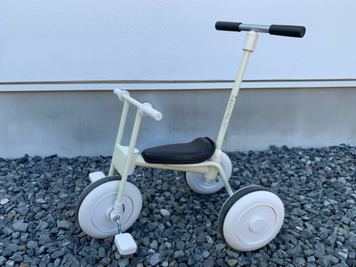 無印 舵取り棒付き 三輪車