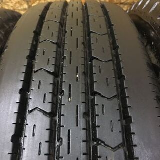 BS V-STEEL RIB R202 205/85R16 117/115L LT 16インチ トラックタイヤ 