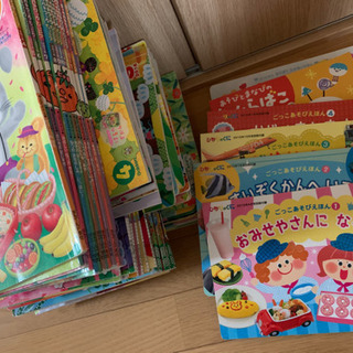 幼稚園の絵本80冊くらい。定価¥30,000以上。