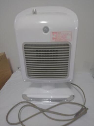 小泉成器株式会社:2012年製 KOIZUMI セラミックヒーター　KCH-0820 　グリーン！