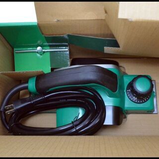 未使用 マキタ 82mm カンナ M194 替刃式 100V 電気カンナ