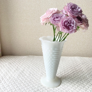 アンティーク花瓶乳白色